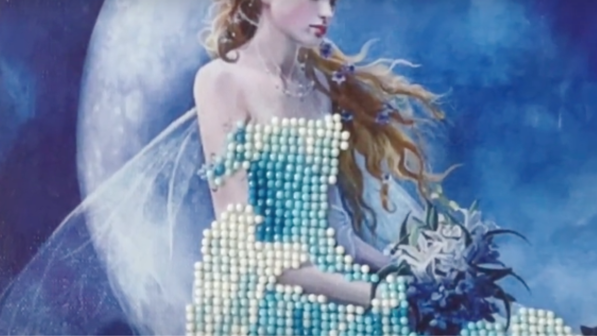 Diamond Painting: Girl on the Moon