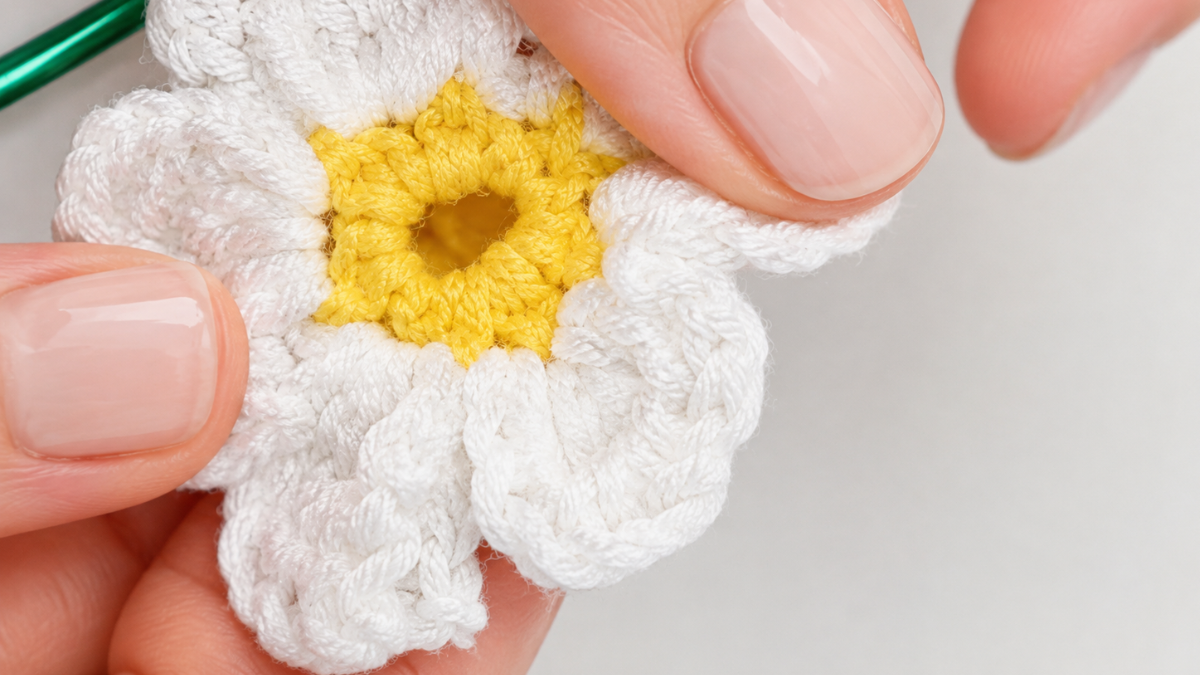 Step-by-Step Crochet Daisy