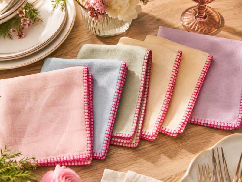 Finishing fabric edges with embroidery rematar telas con bordado