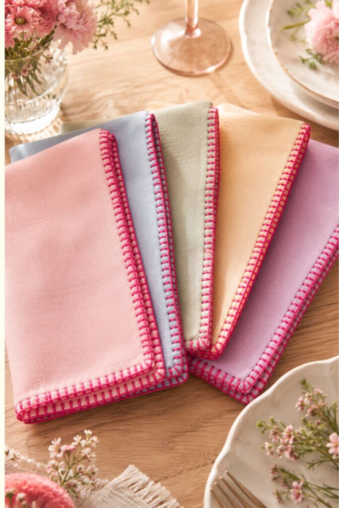 Finishing fabric edges with embroidery rematar telas con bordado